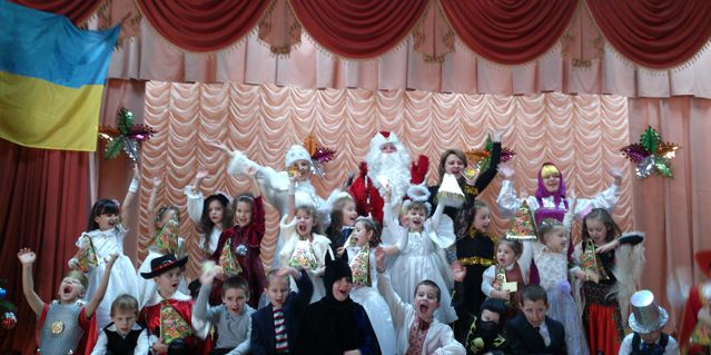 НОВОГОДНИЕ УТРЕННИКИ В ШКОЛАХ И ДЕТ. САДАХ